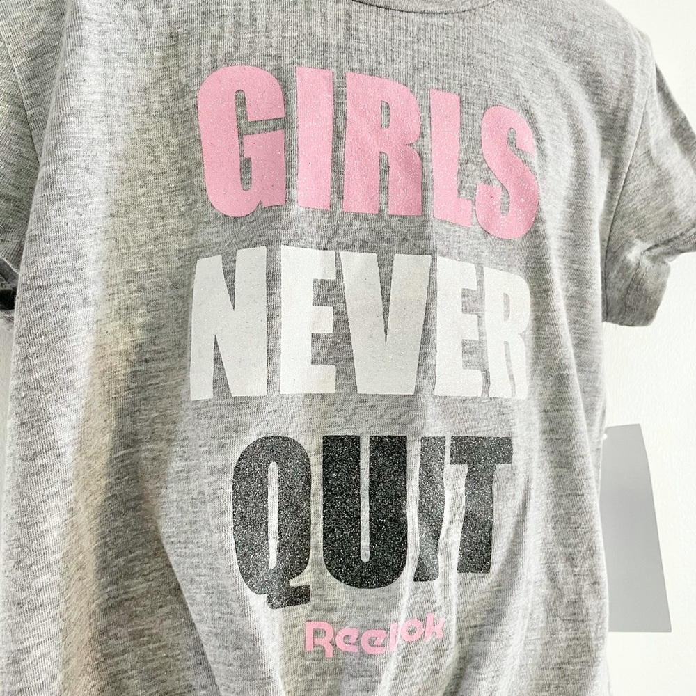 🆕Girl’s Reebok GIRLS NEVER QUIT Glitter Tee 6X - Picture 3 of 8